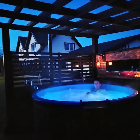 度假居 Apartamentowe Ostoja 里沃